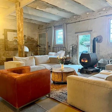 別荘 Rustikales Farmhaus Mit Whirlpool Gumtow
