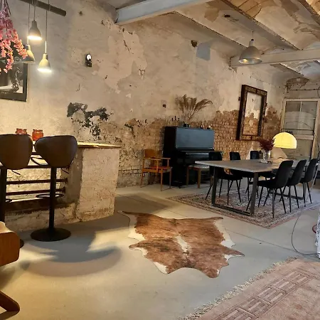 Rustikales Farmhaus Mit Whirlpool 別荘
