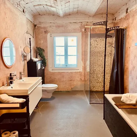 Rustikales Farmhaus Mit Whirlpool